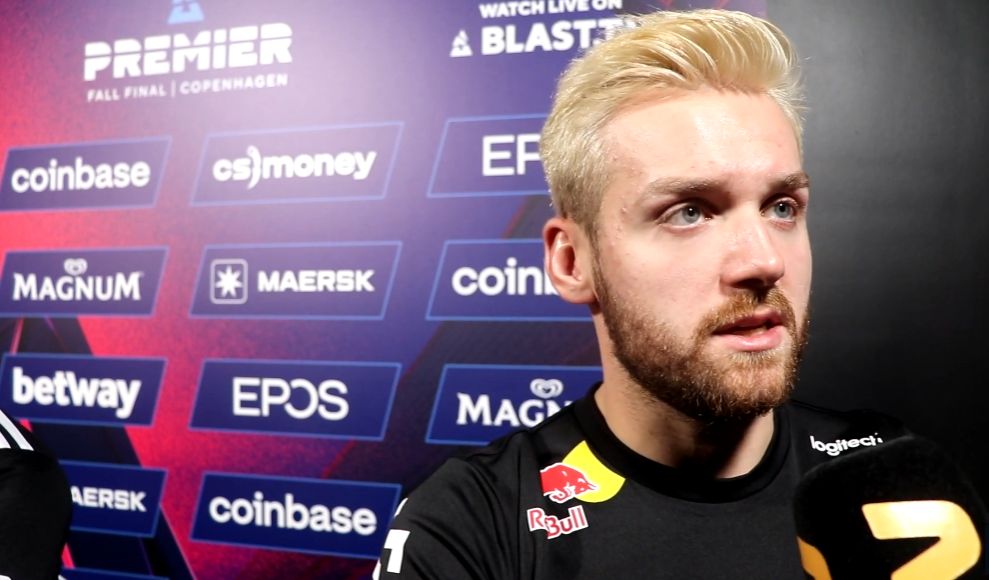 Rex Regum Qeon 向 Estrella 告别